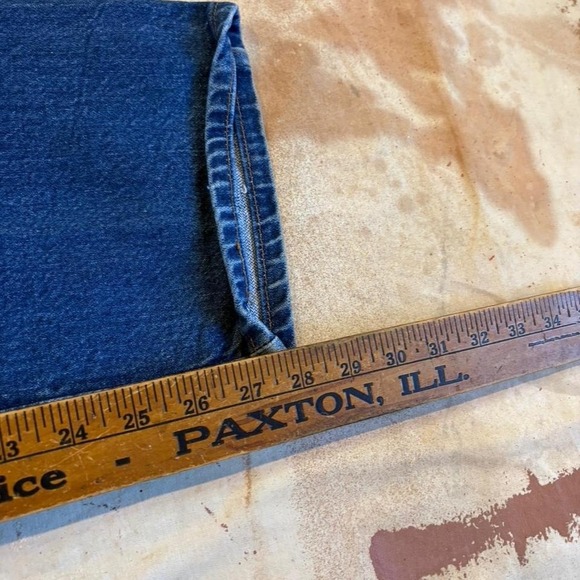 Vintage dark wash wrangler jeans Measure 32x28 - Picture 6 of 6